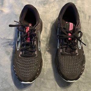 Brooks women’s sneakers size 11 black with hot pink and mint color